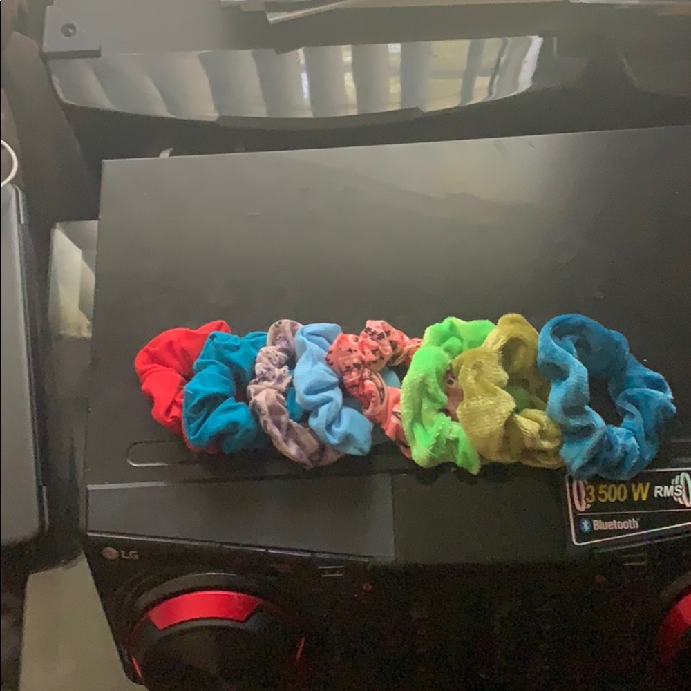 Scrunches - Picture 3 of 3